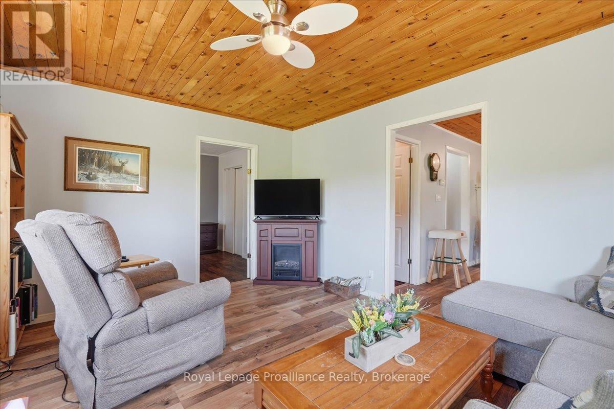 110 WALT ROAD - 12