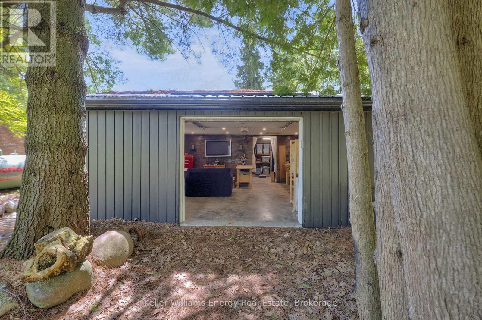 7814 RICHARDSON'S ROAD - 42