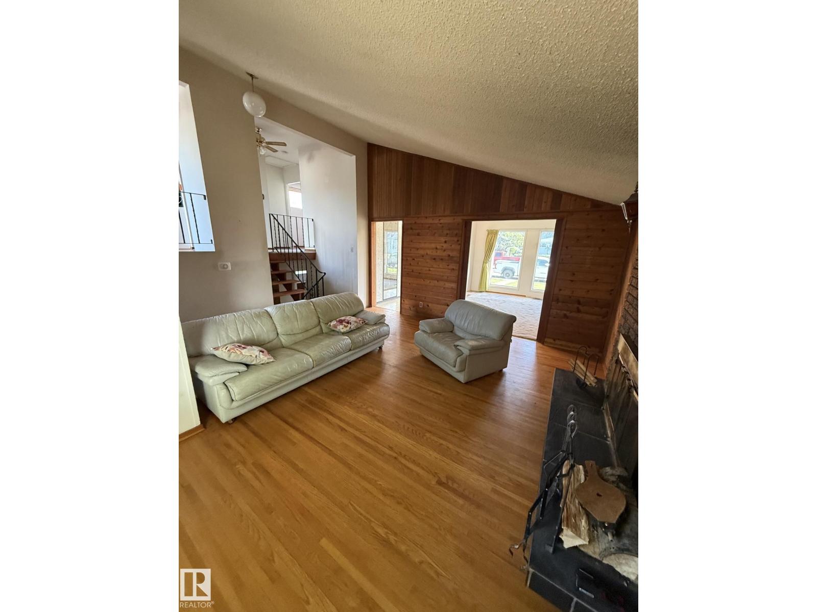 16321 - 109A Ave NW - 18