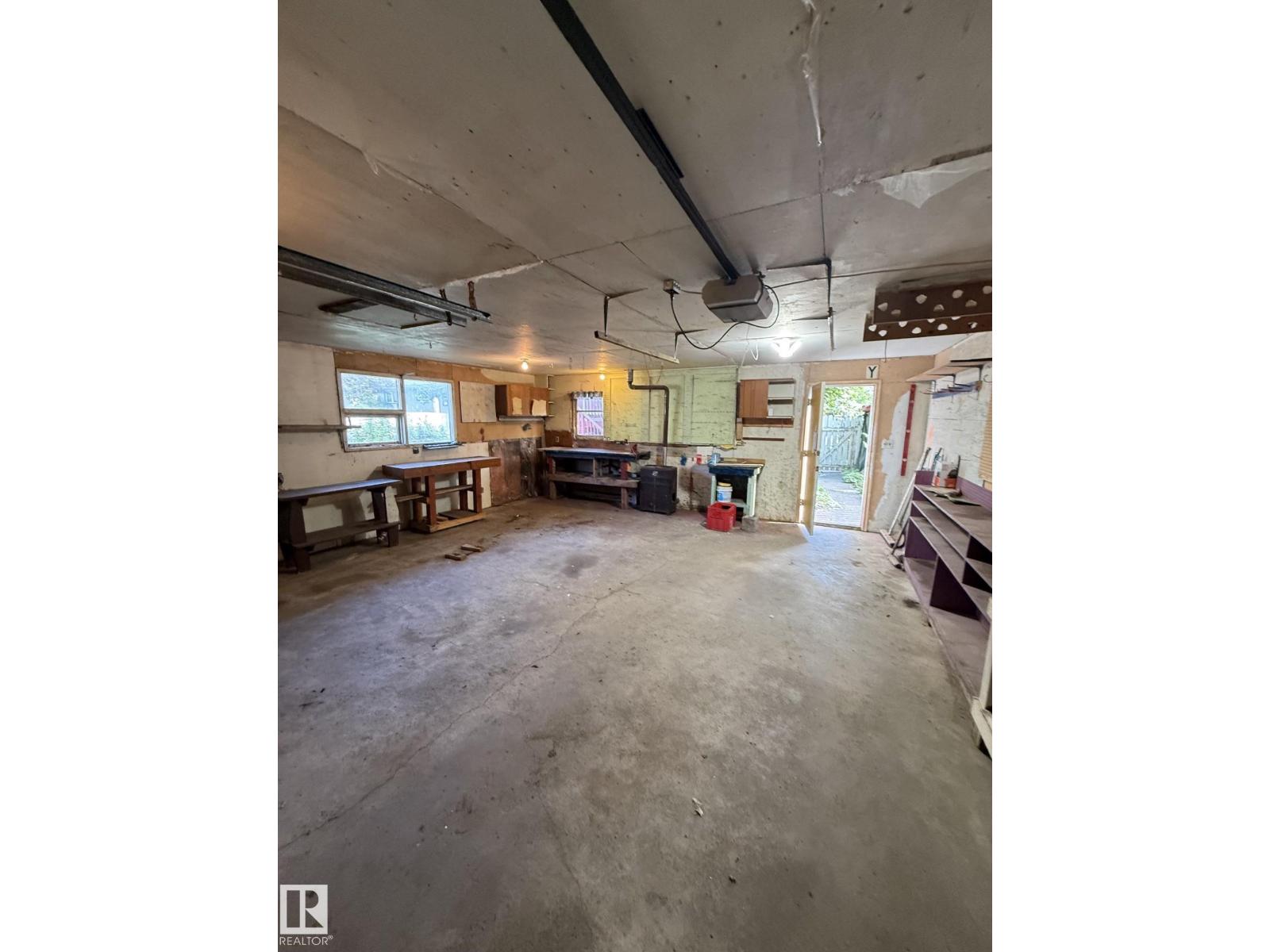 16321 - 109A Ave NW - 23