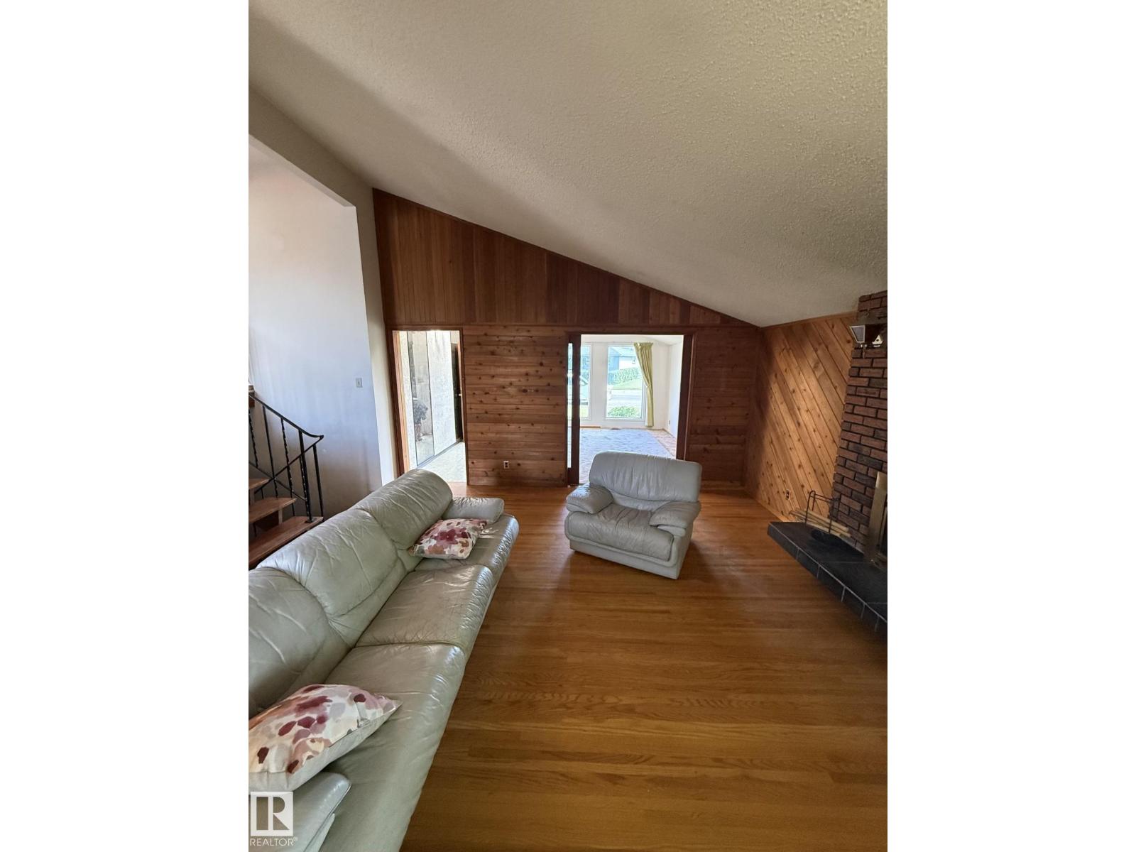 16321 - 109A Ave NW - 21