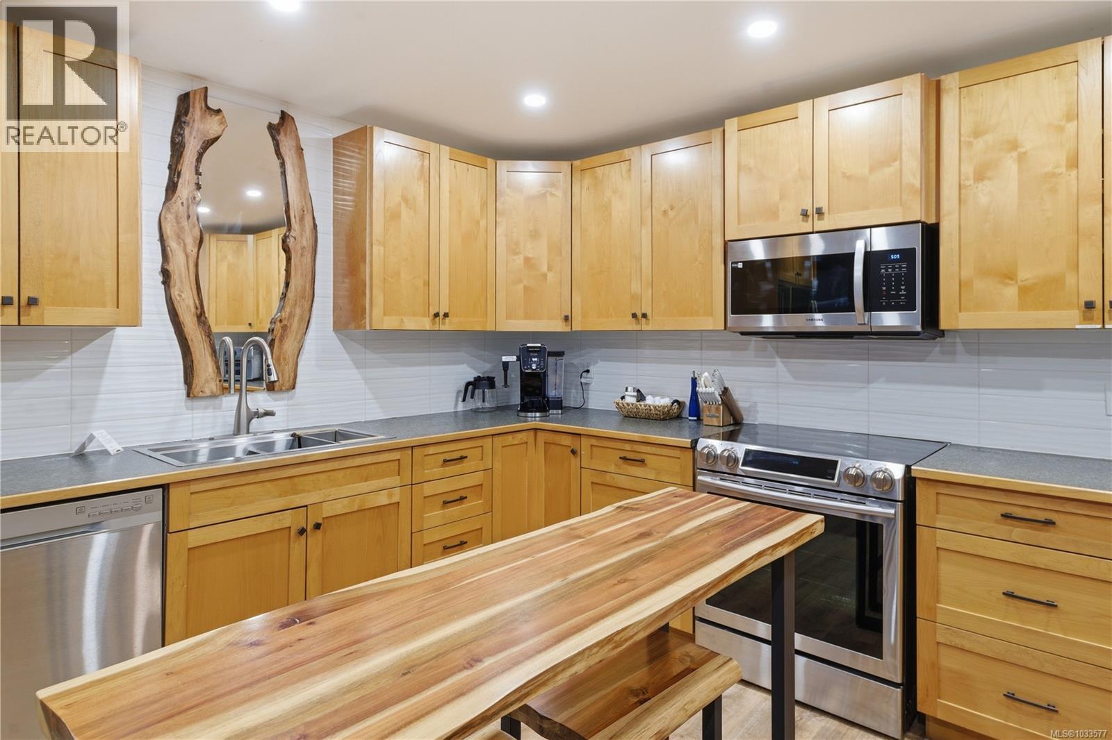 1025 Maple Lane Dr - 38