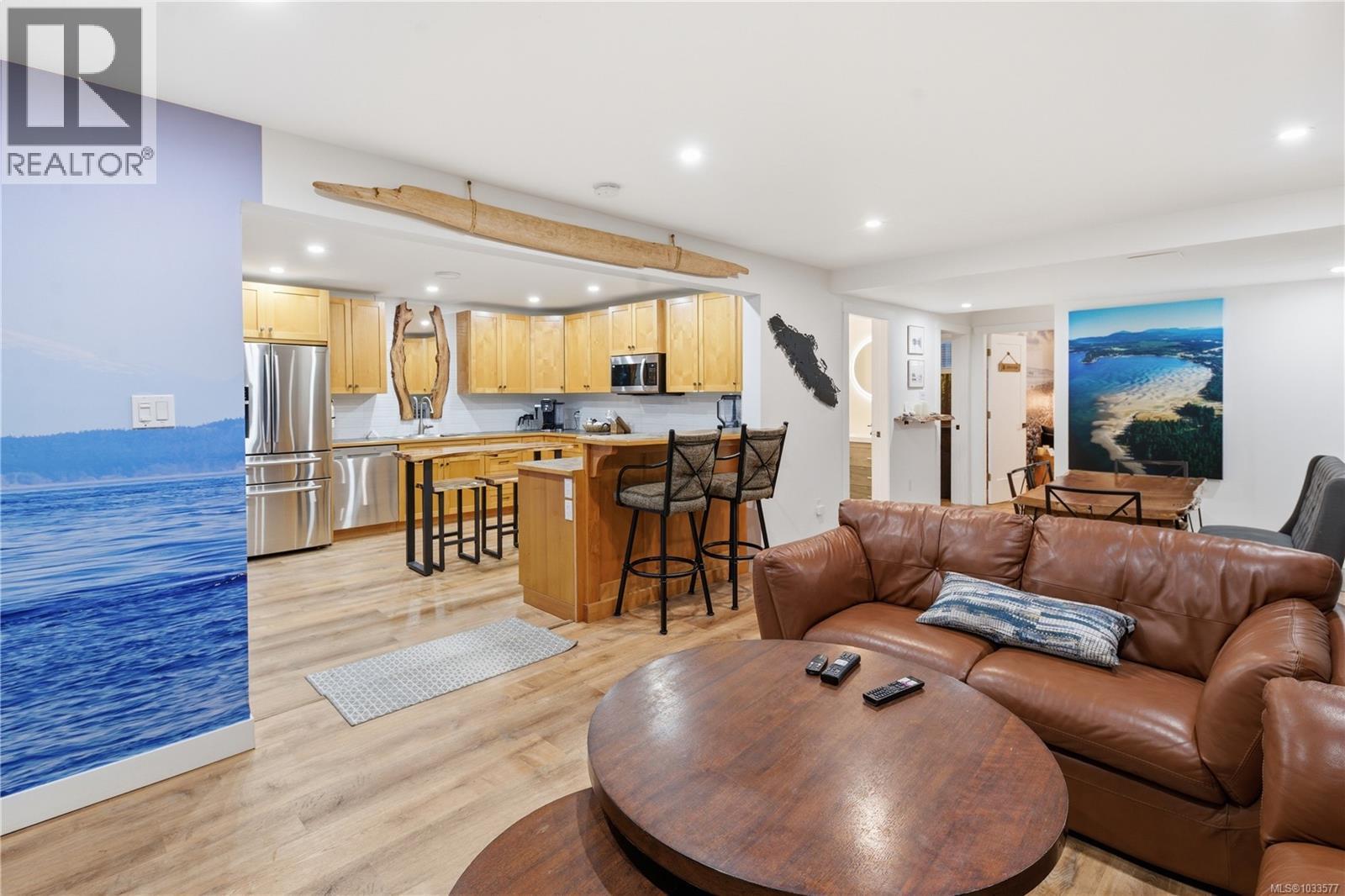 1025 Maple Lane Dr - 35