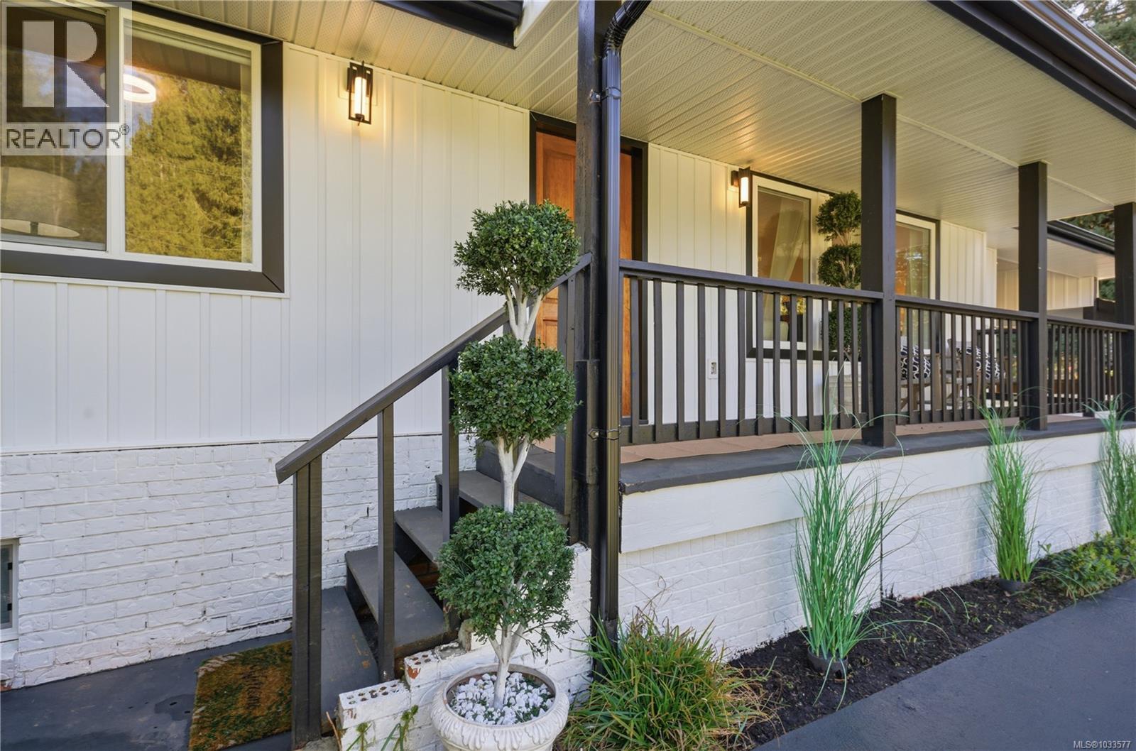 1025 Maple Lane Dr - 27
