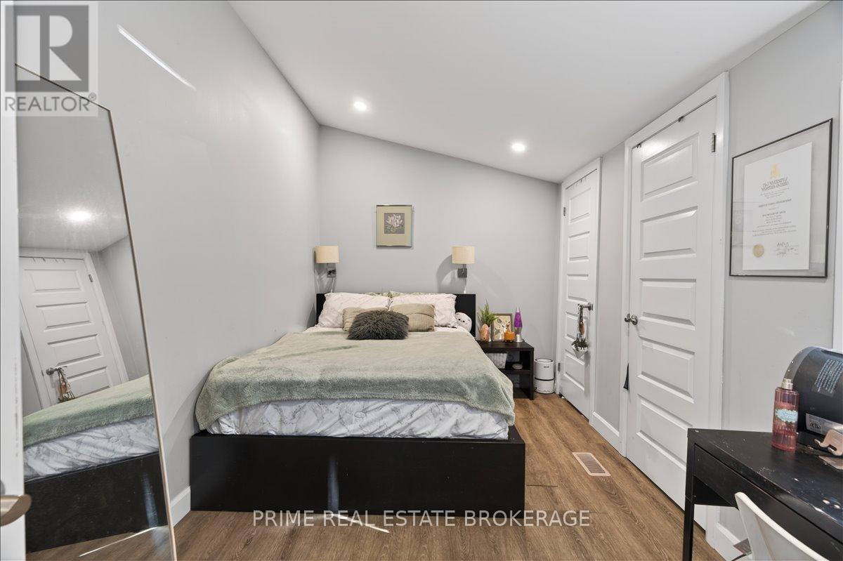 193 CLARENCE STREET - 12