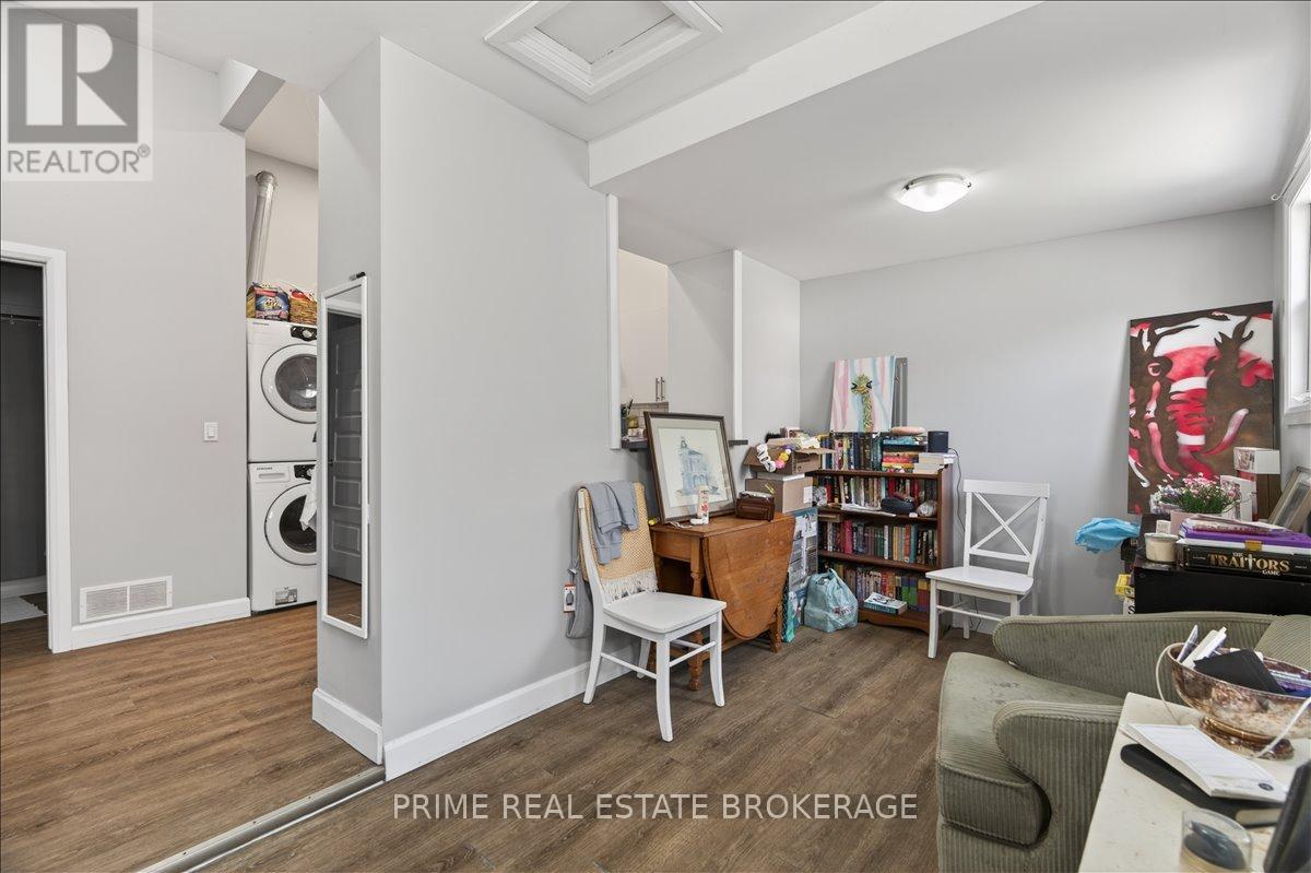 193 CLARENCE STREET - 16
