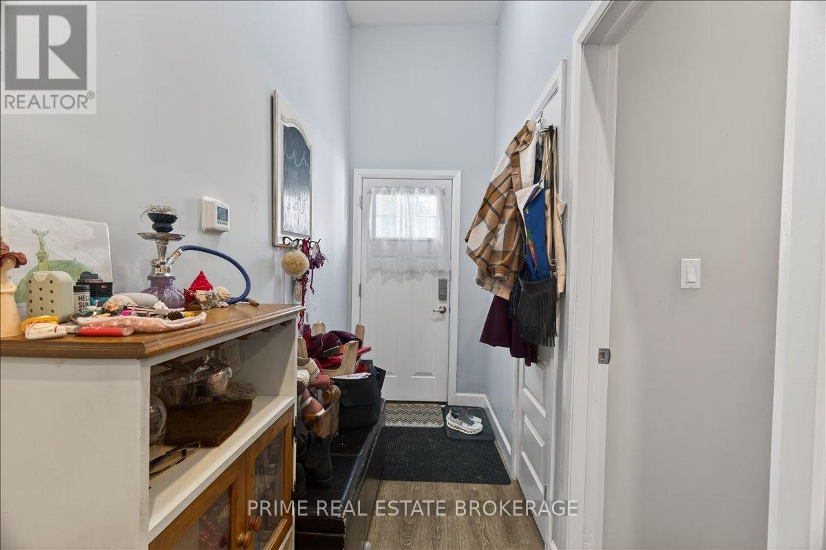 193 CLARENCE STREET - 25