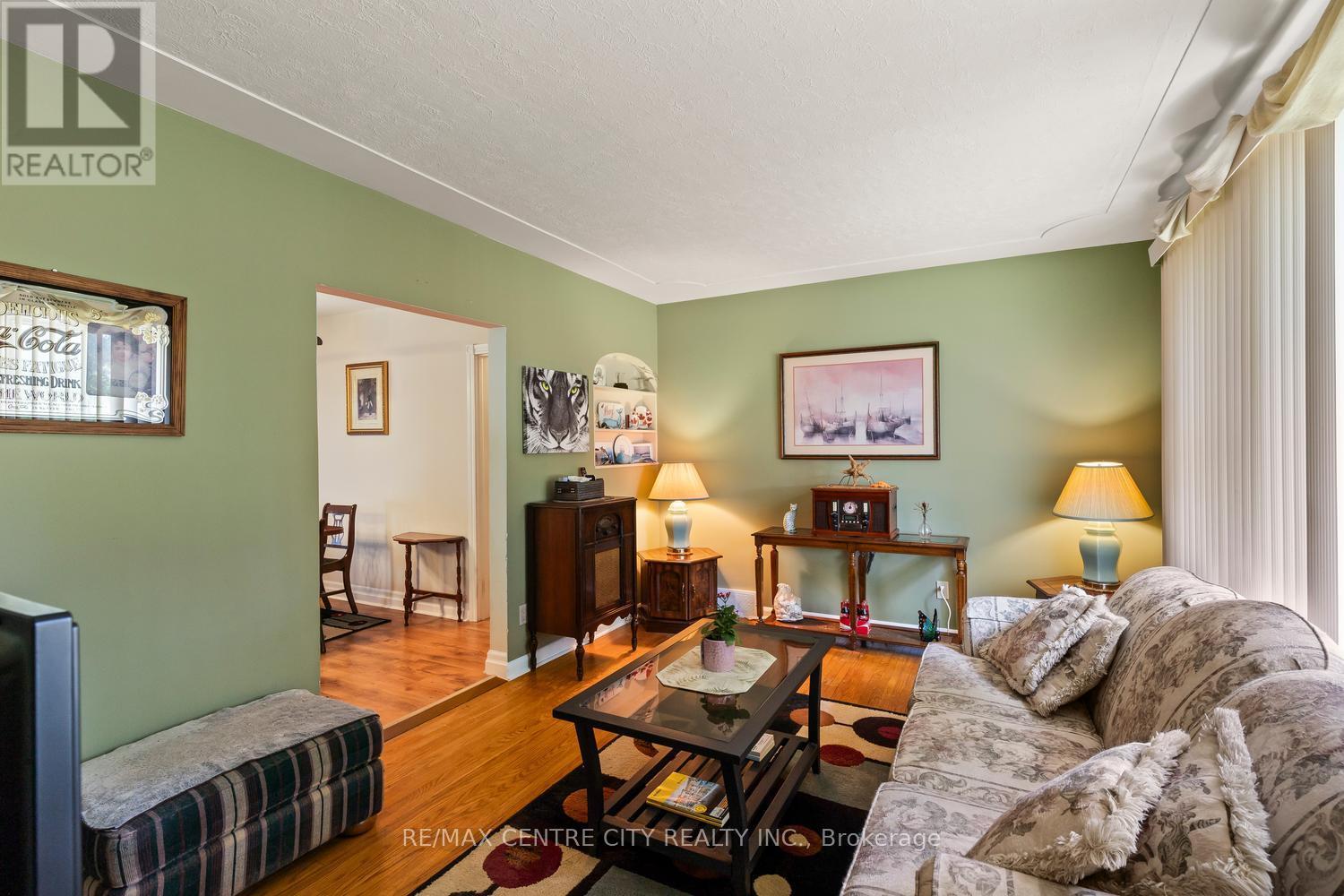 219 FAIRWAY AVENUE - 14