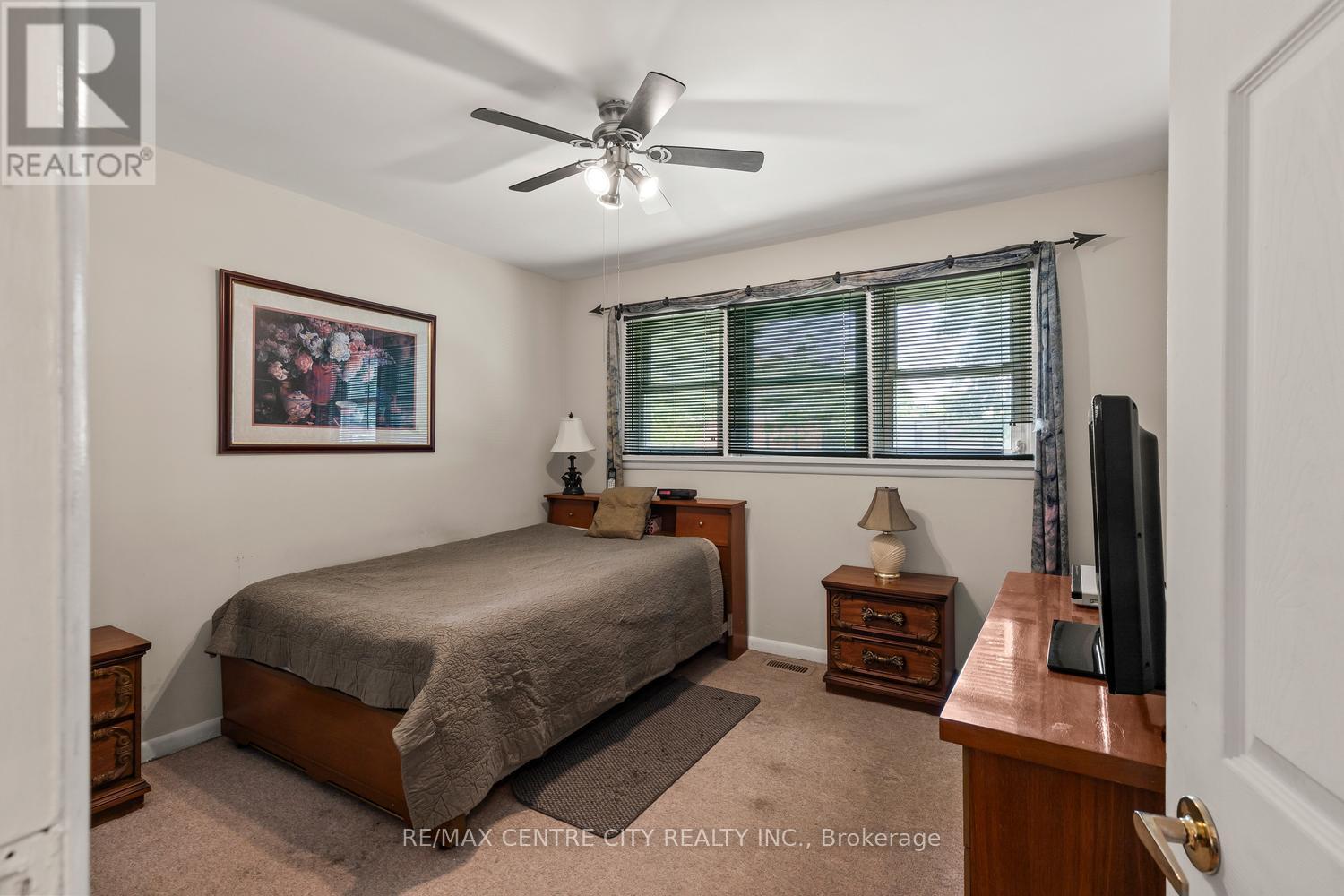 219 FAIRWAY AVENUE - 18