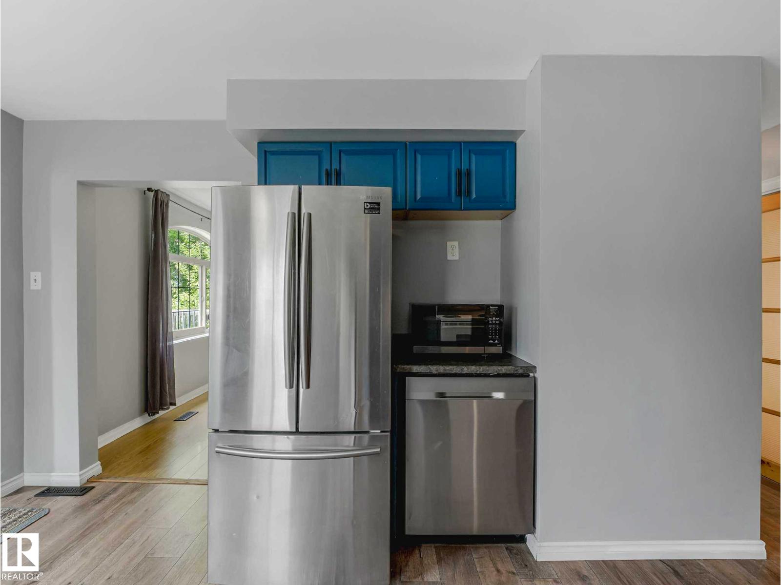 9911 161 ST NW - 9