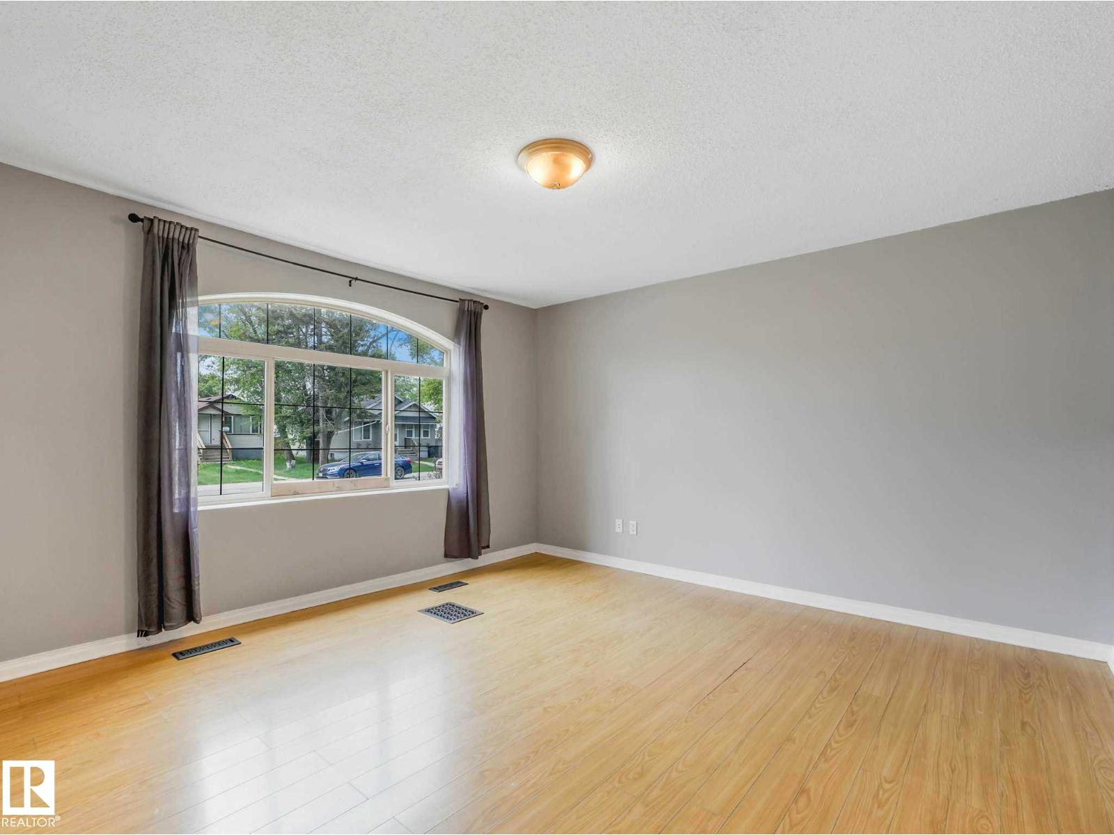 9911 161 ST NW - 11