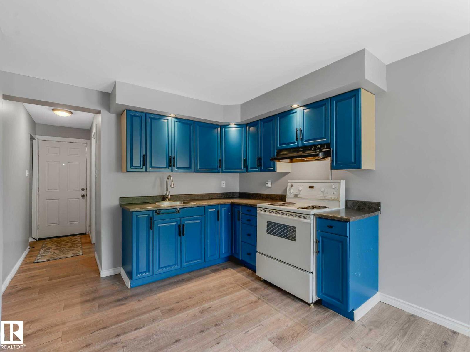 9911 161 ST NW - 4