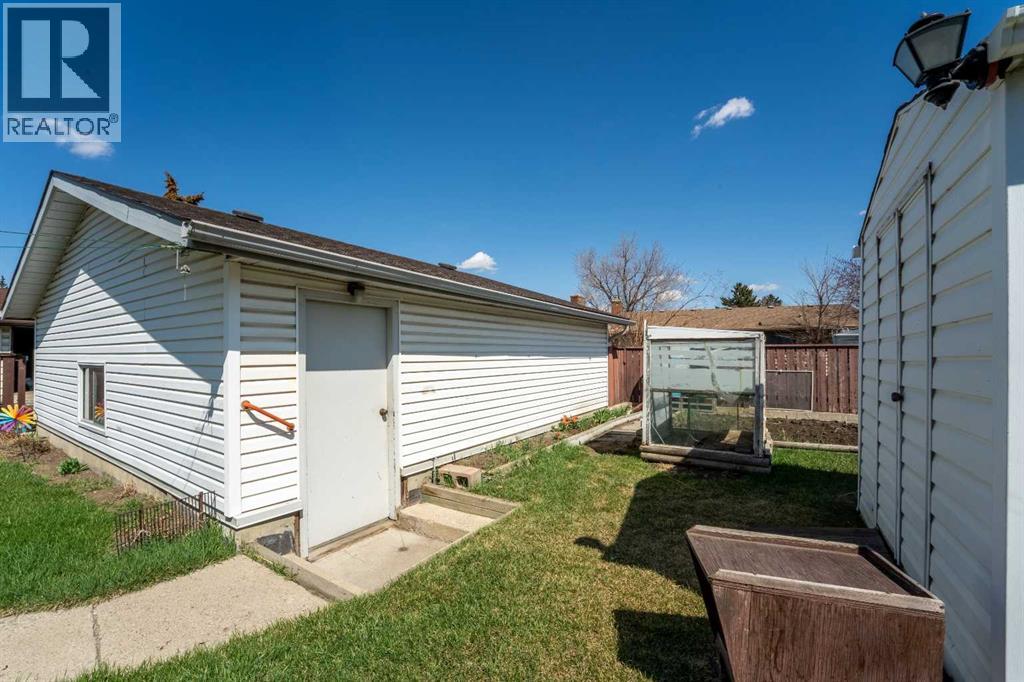 3320 Temple Road NE - 36