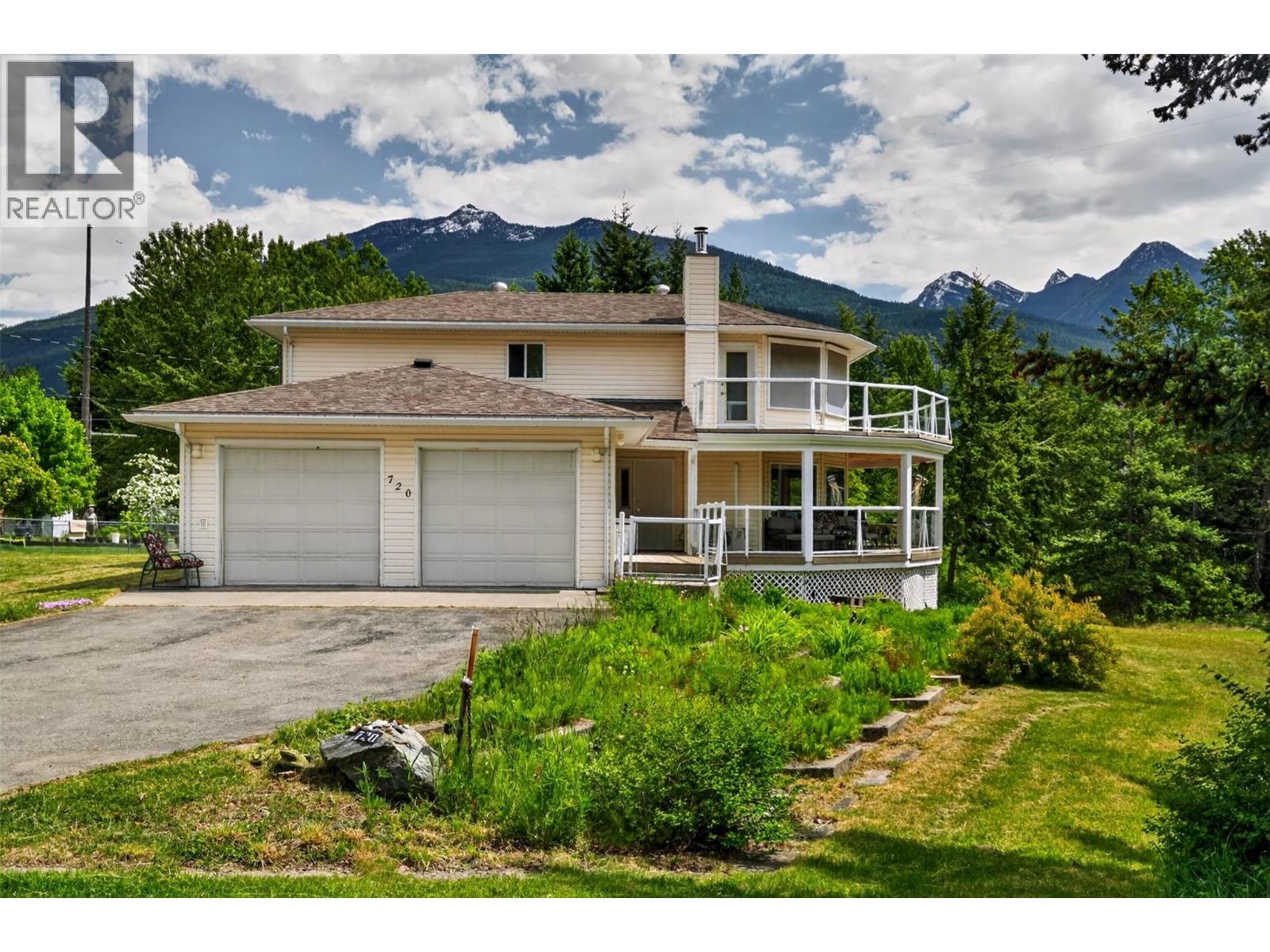 720 2ND Street - photo 2