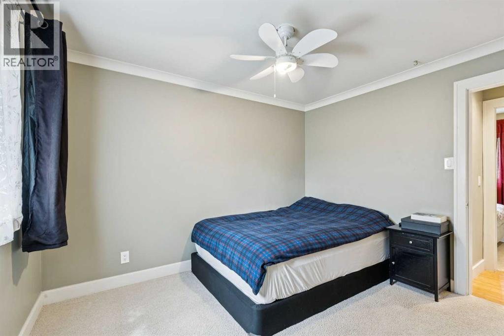 3912 77 Street NW - 22
