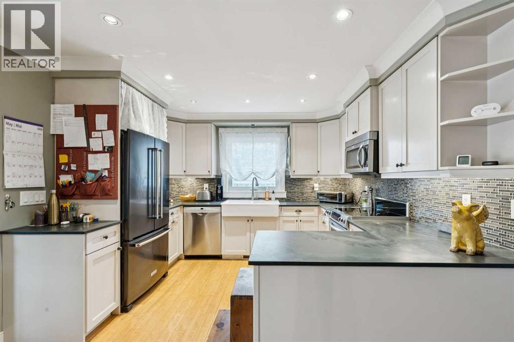3912 77 Street NW - 15