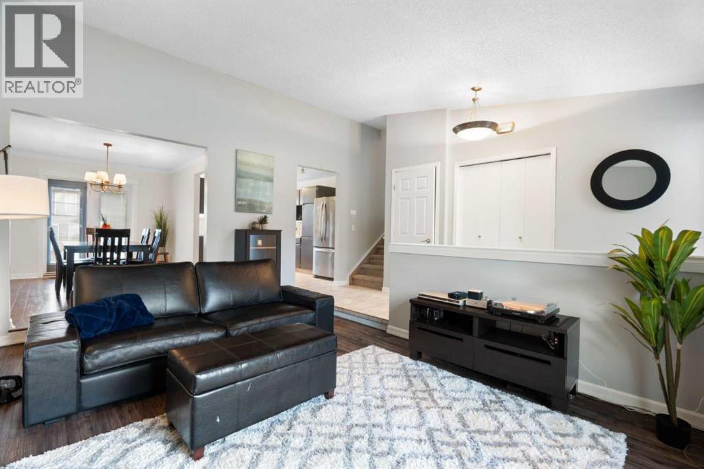 8 Hawkwood Place NW - 8