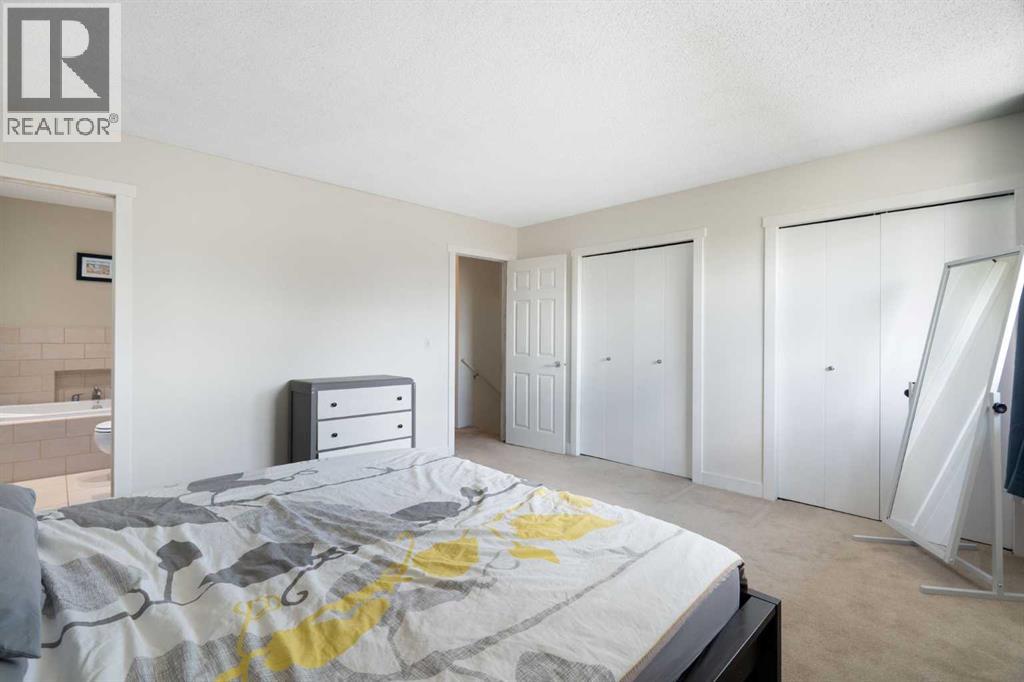 8 Hawkwood Place NW - 21