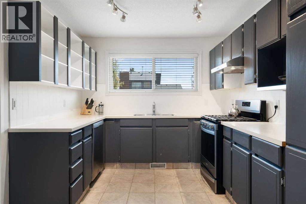 8 Hawkwood Place NW - 11