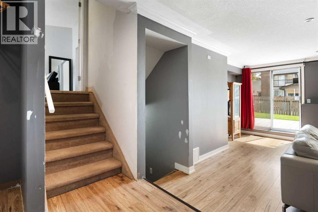 8 Hawkwood Place NW - 31