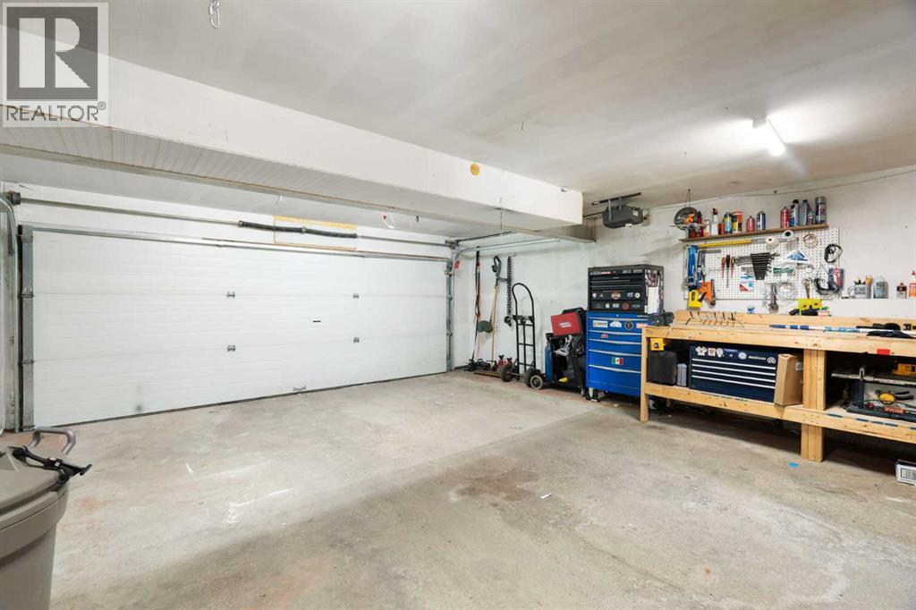 8 Hawkwood Place NW - 37