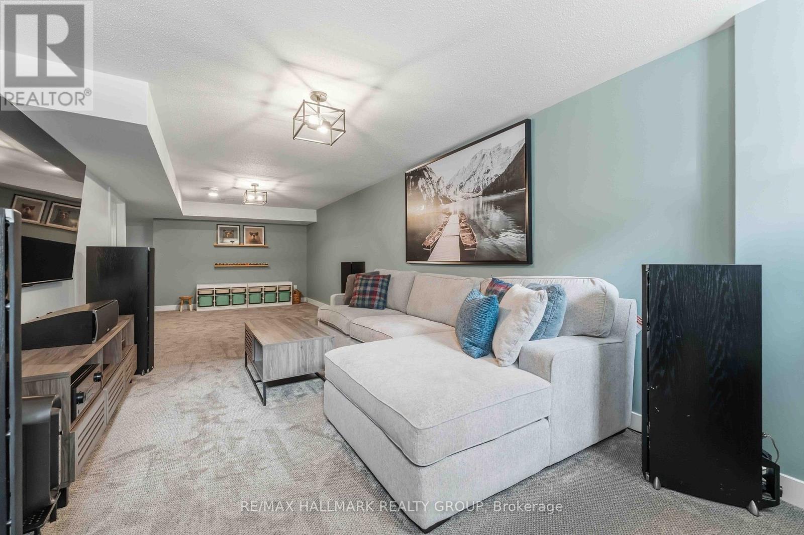 369 BROADRIDGE CRESCENT - 35