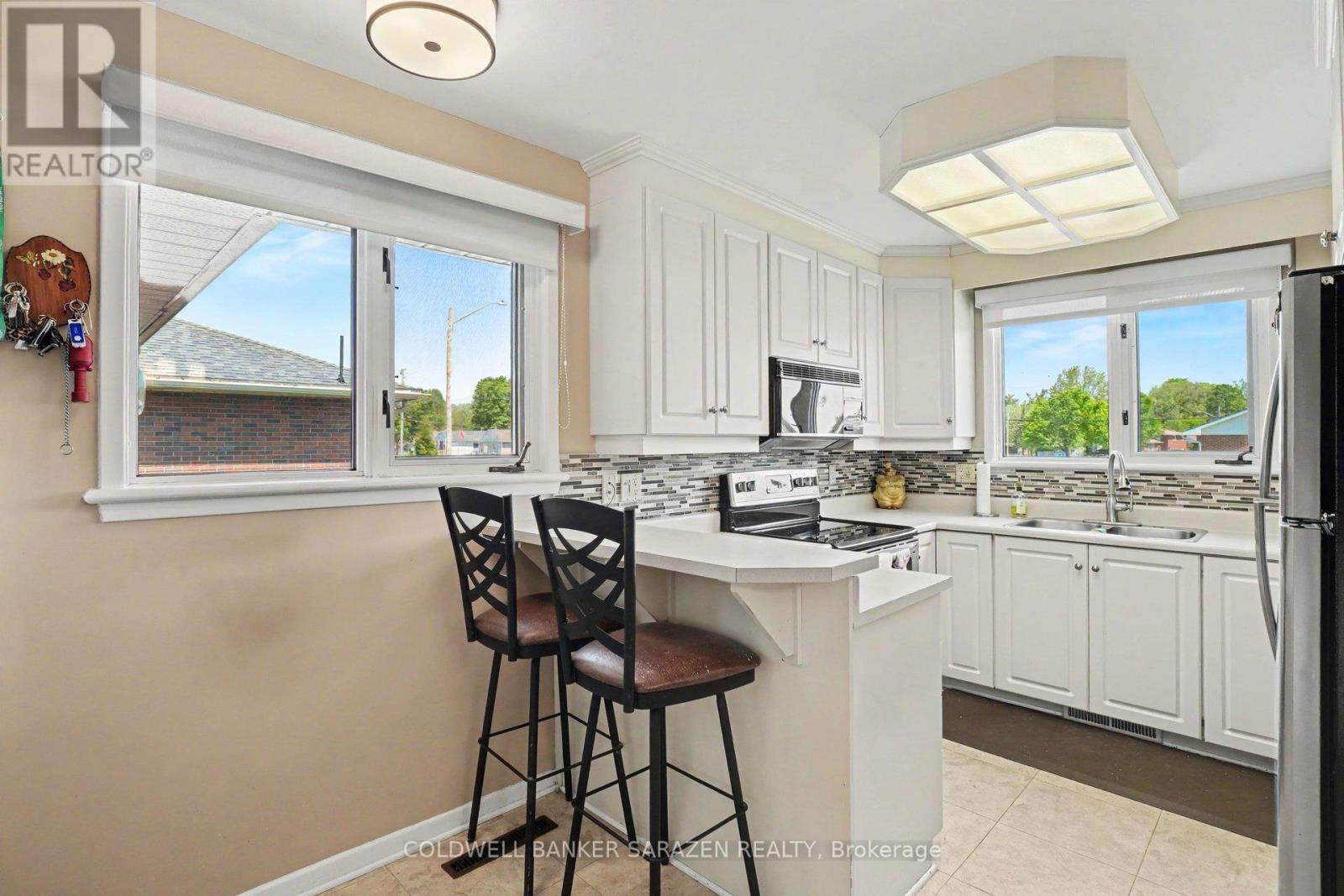 205 AIRTH BOULEVARD W - 10