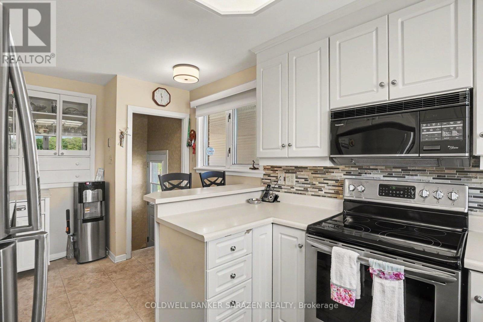 205 AIRTH BOULEVARD W - 11