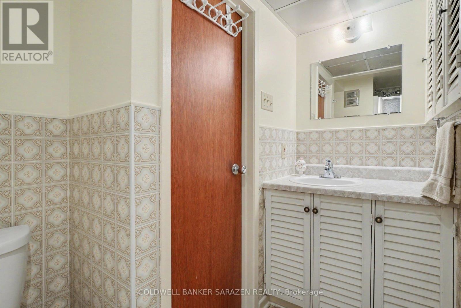 205 AIRTH BOULEVARD W - 15