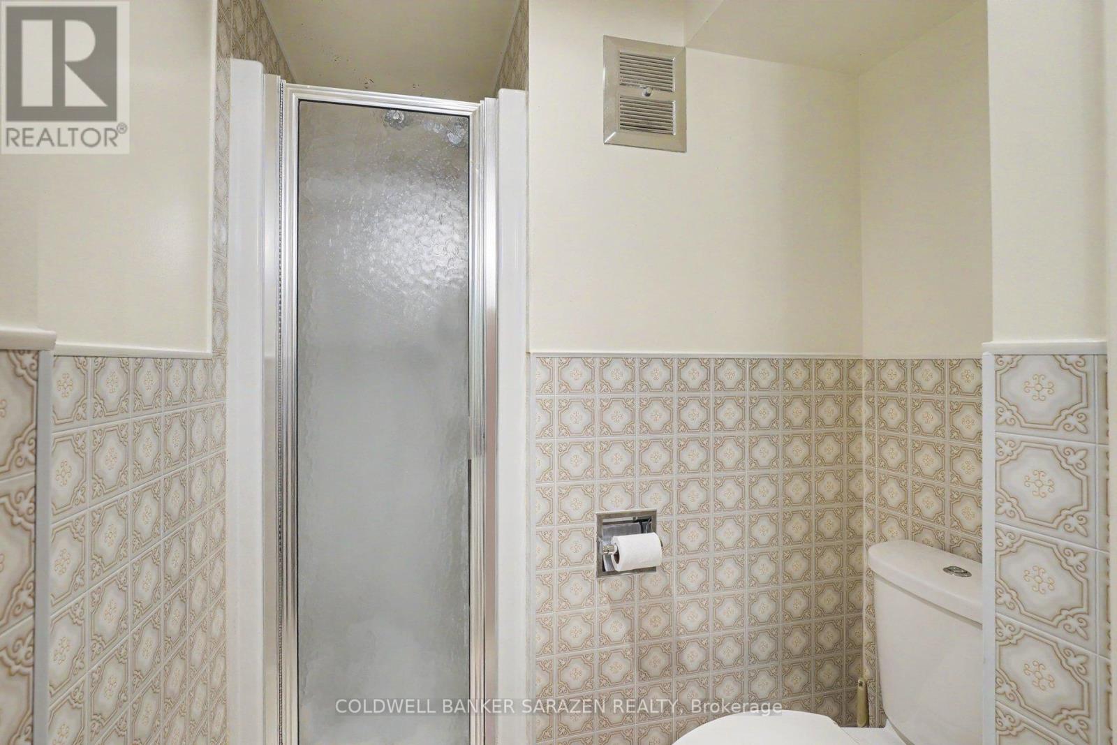 205 AIRTH BOULEVARD W - 17