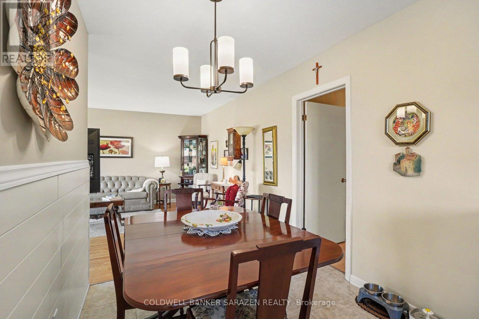 205 AIRTH BOULEVARD W - 8
