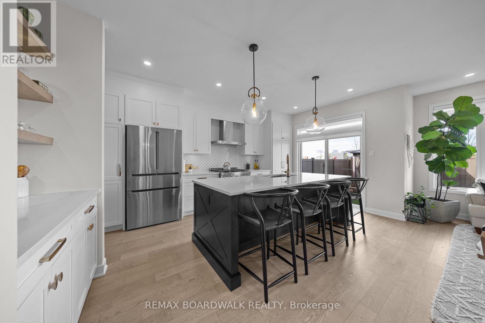 332 FINIAL WAY - 7