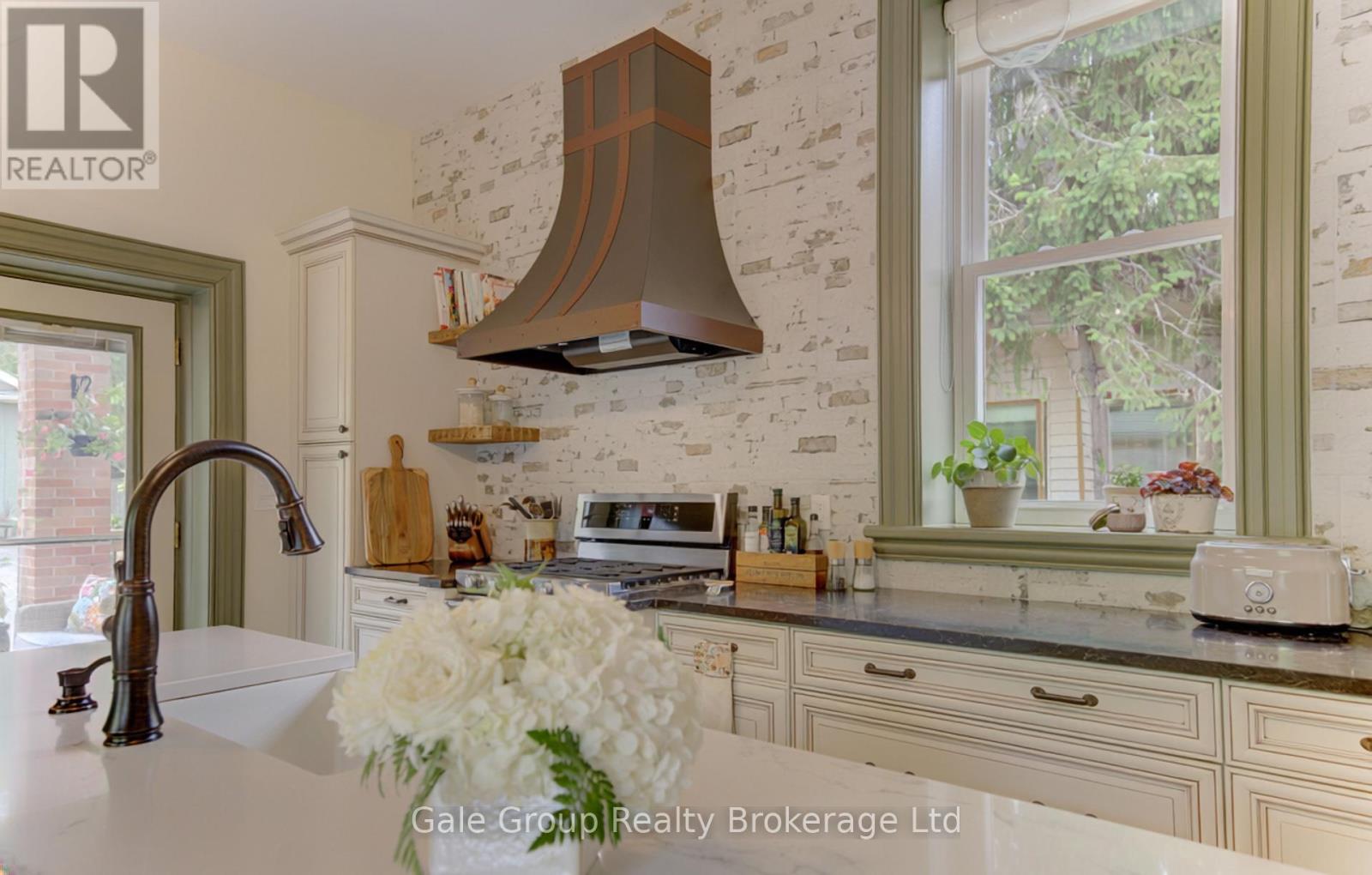 257 LIGHT STREET - 17