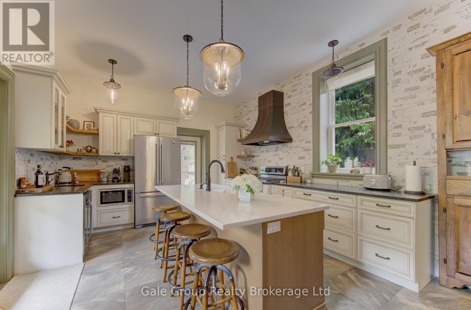 257 LIGHT STREET - 18