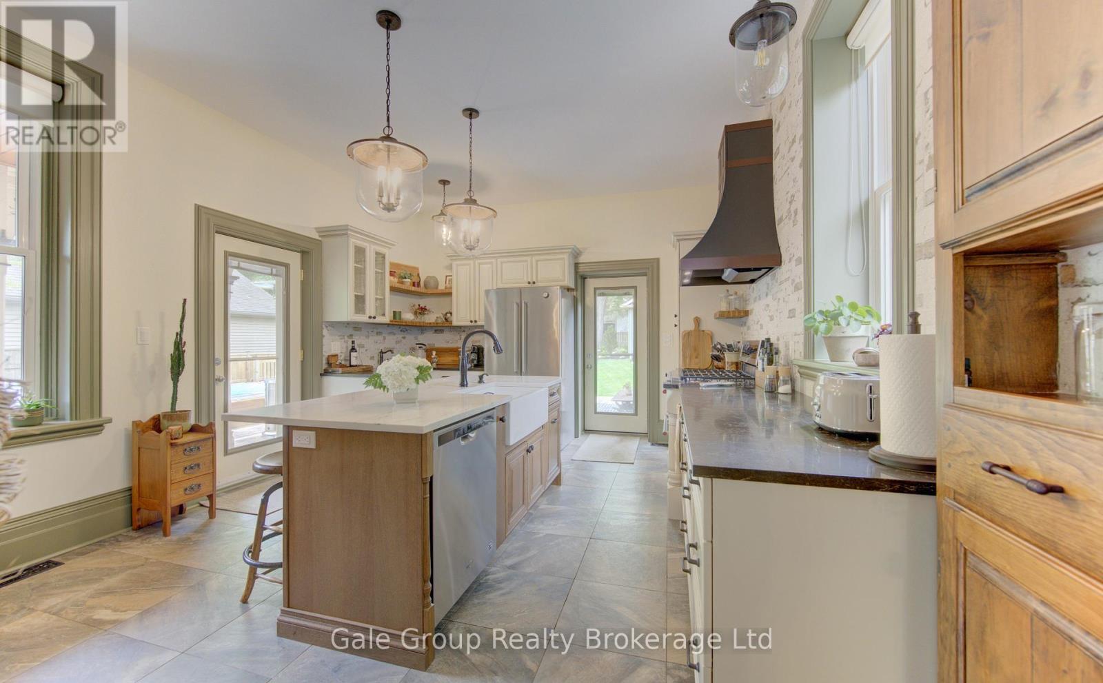257 LIGHT STREET - 19
