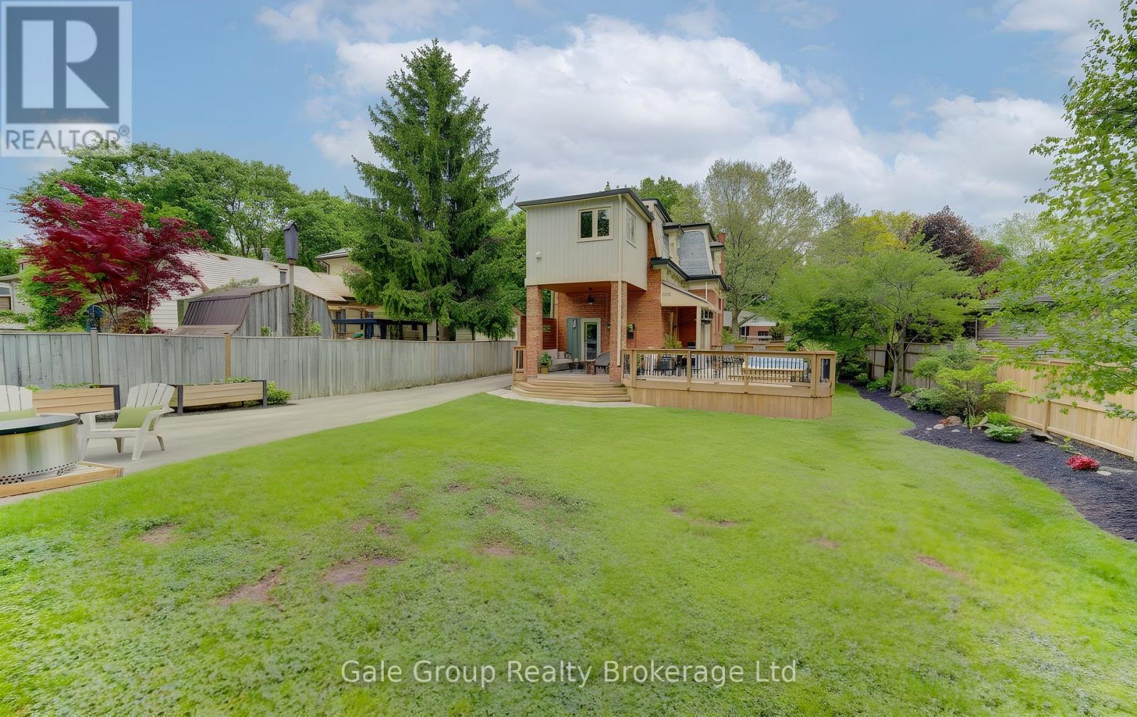 257 LIGHT STREET - 35