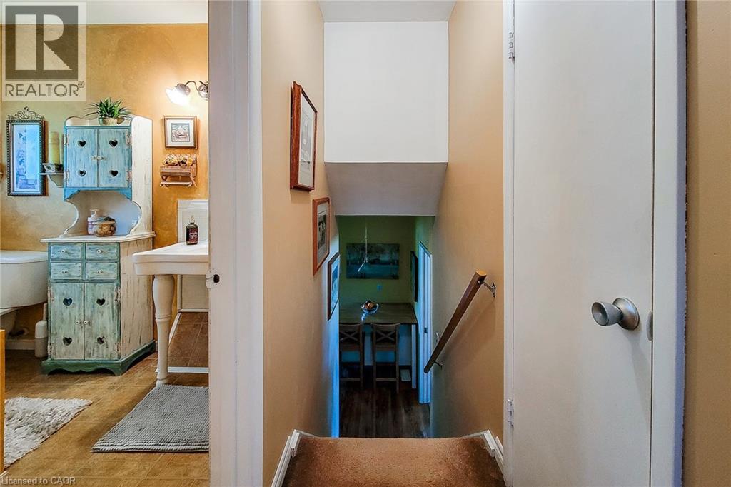 1 GREENWOOD Avenue - 32