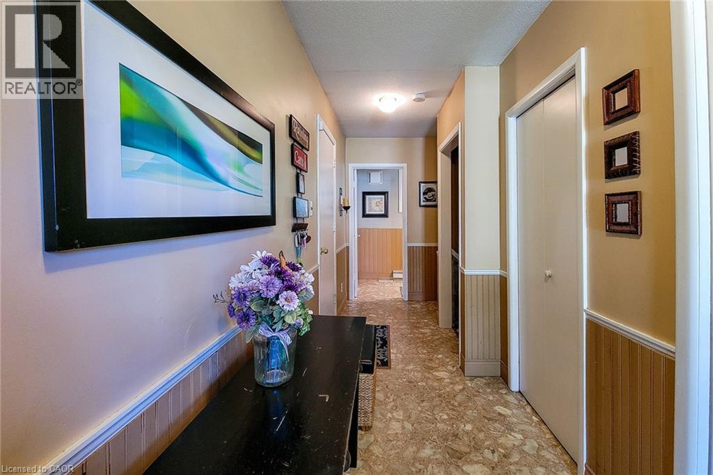 1 GREENWOOD Avenue - 33