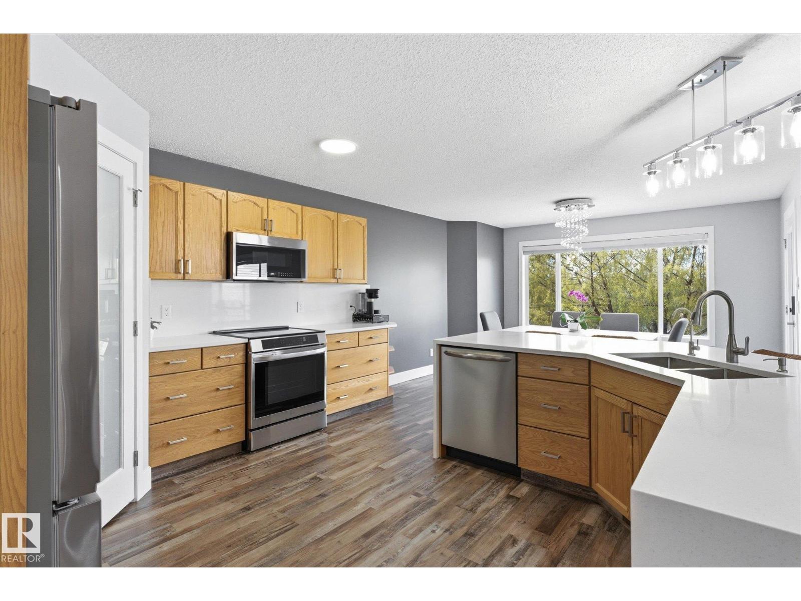 3948 42 ST NW - 13