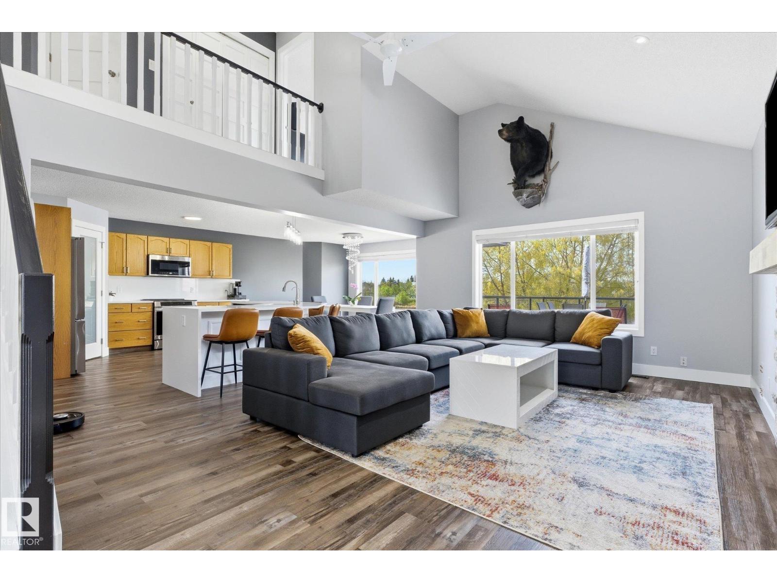 3948 42 ST NW - 10