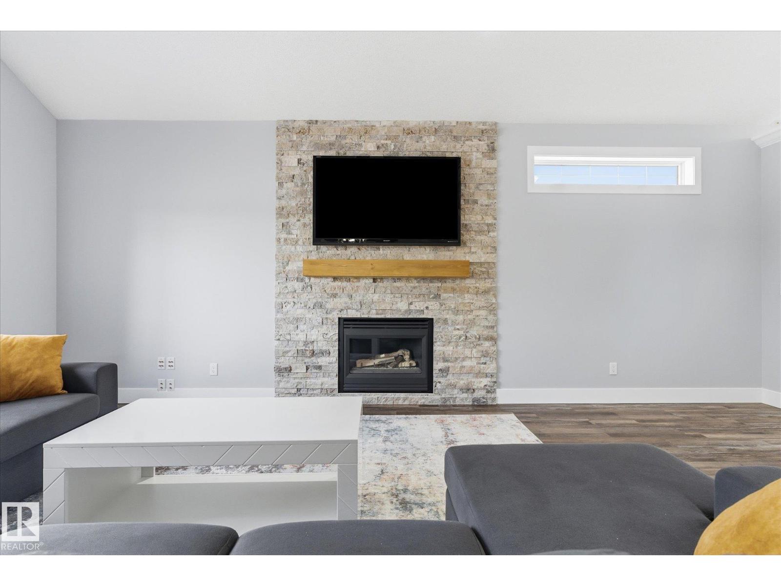 3948 42 ST NW - 12