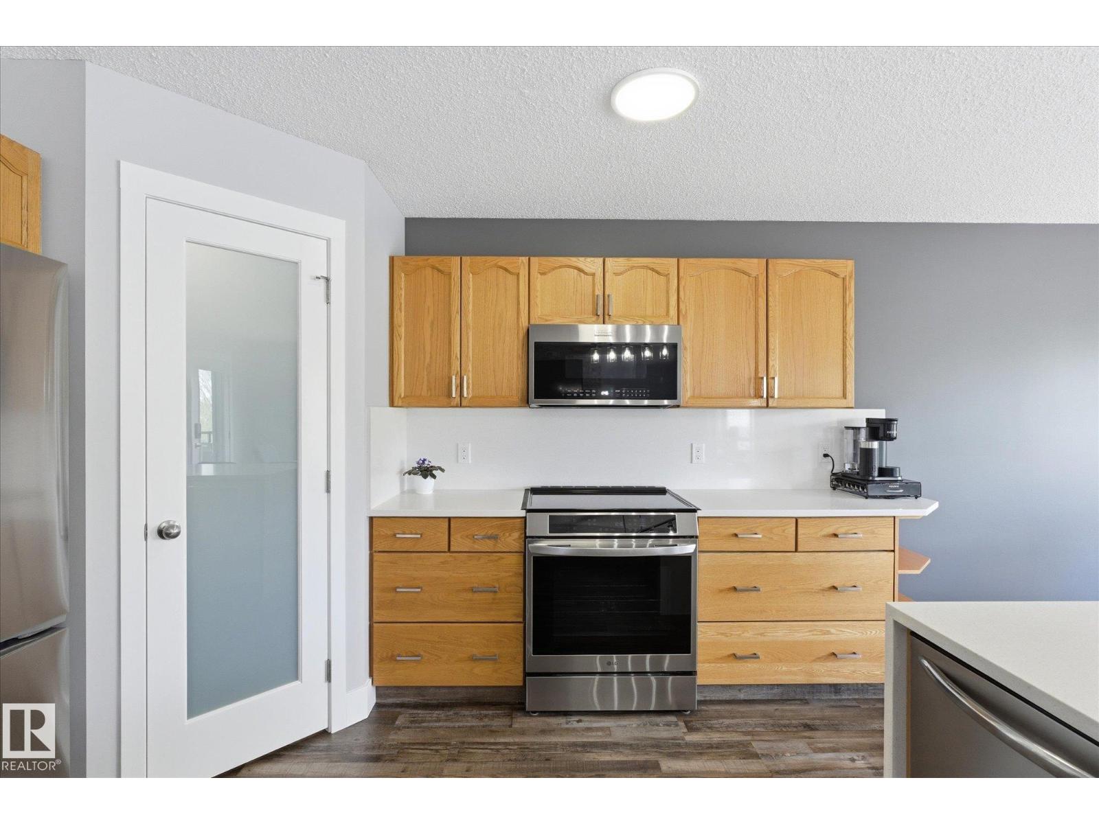 3948 42 ST NW - 15