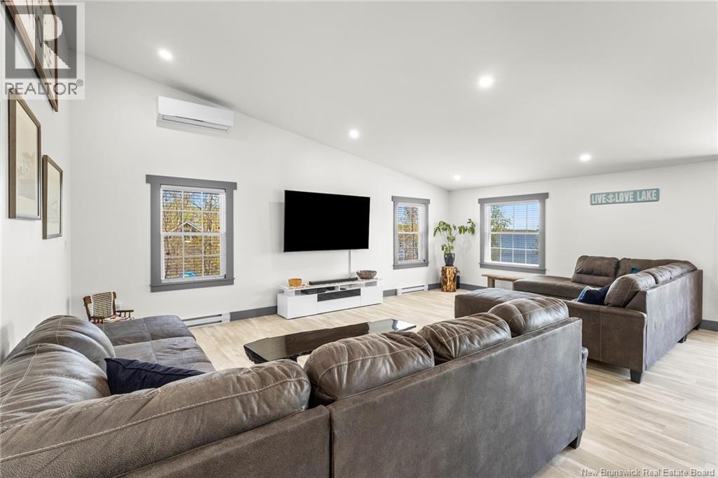 45 Noble Lane - Image 12