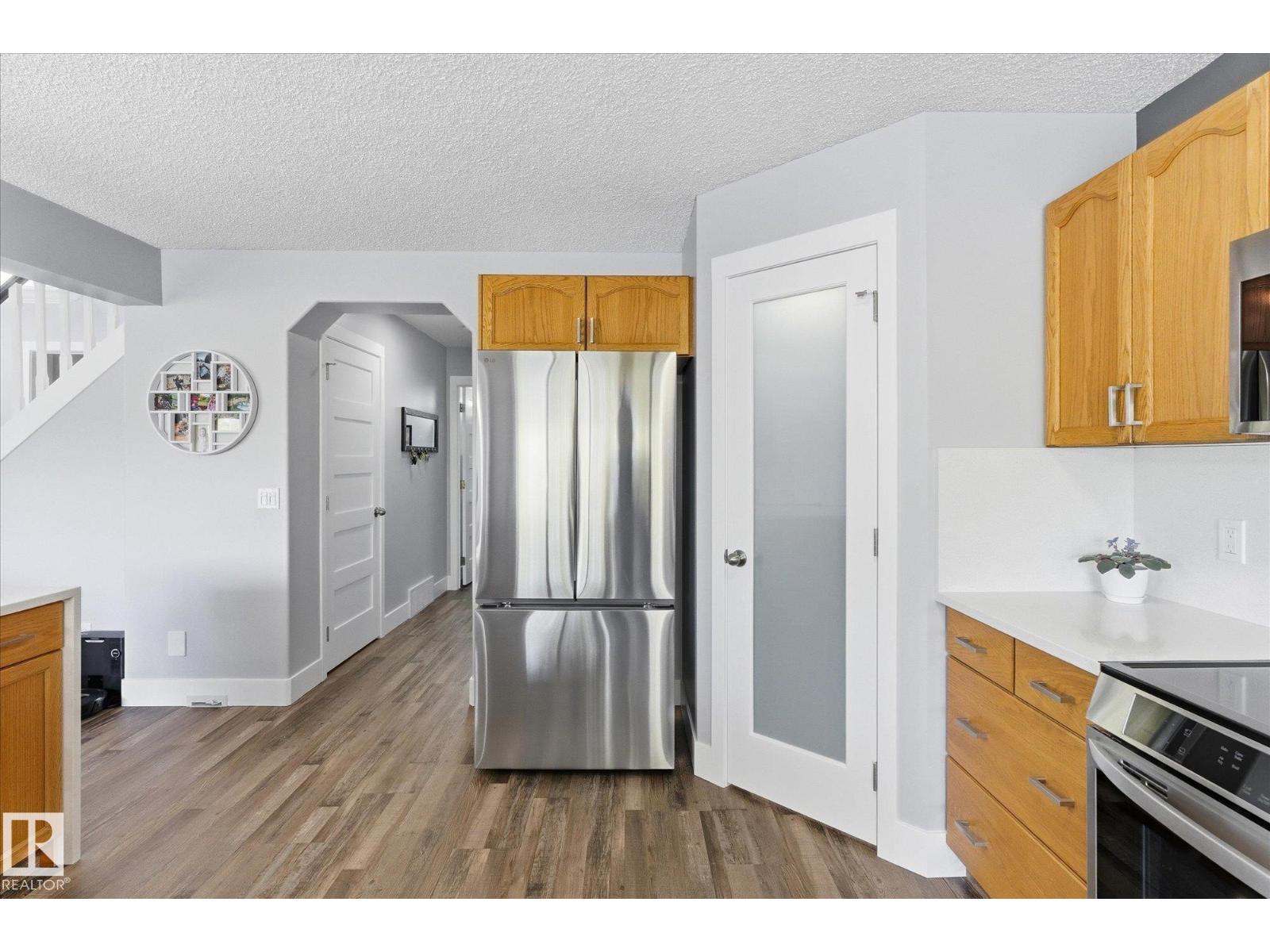 3948 42 ST NW - 17