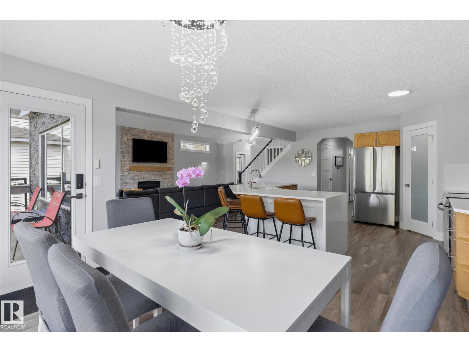 3948 42 ST NW - 21