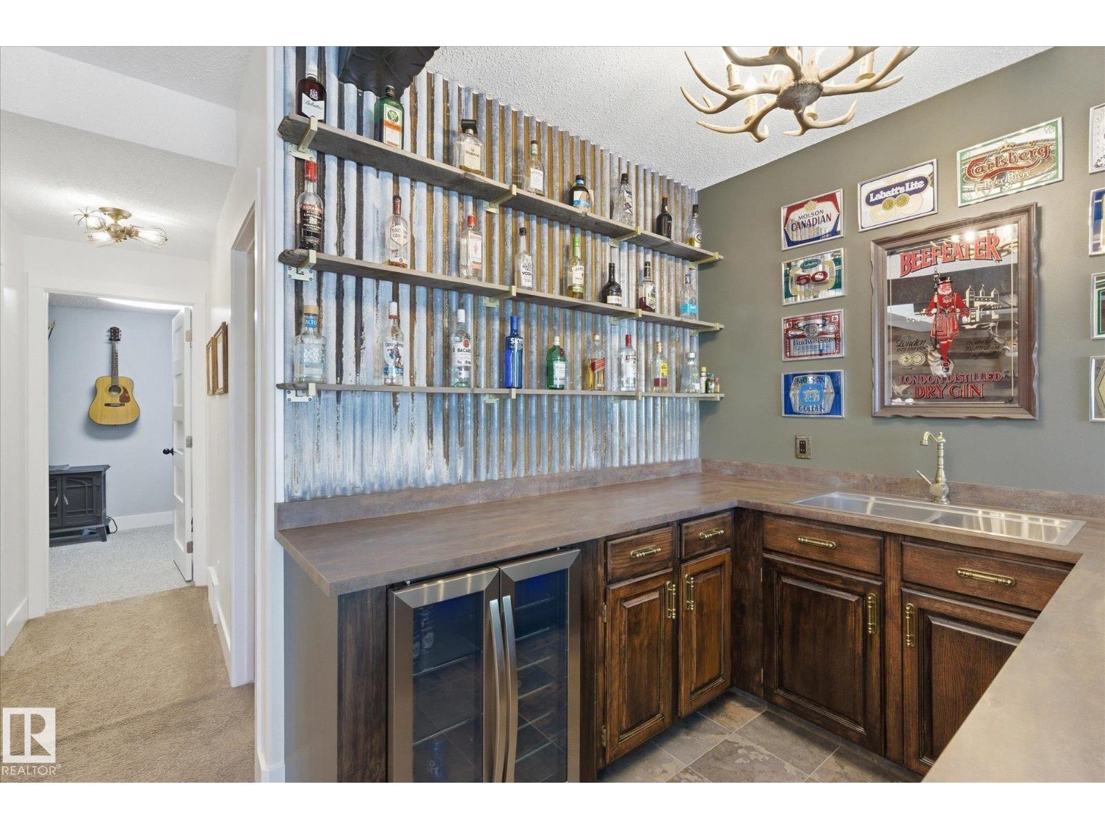 3948 42 ST NW - 43