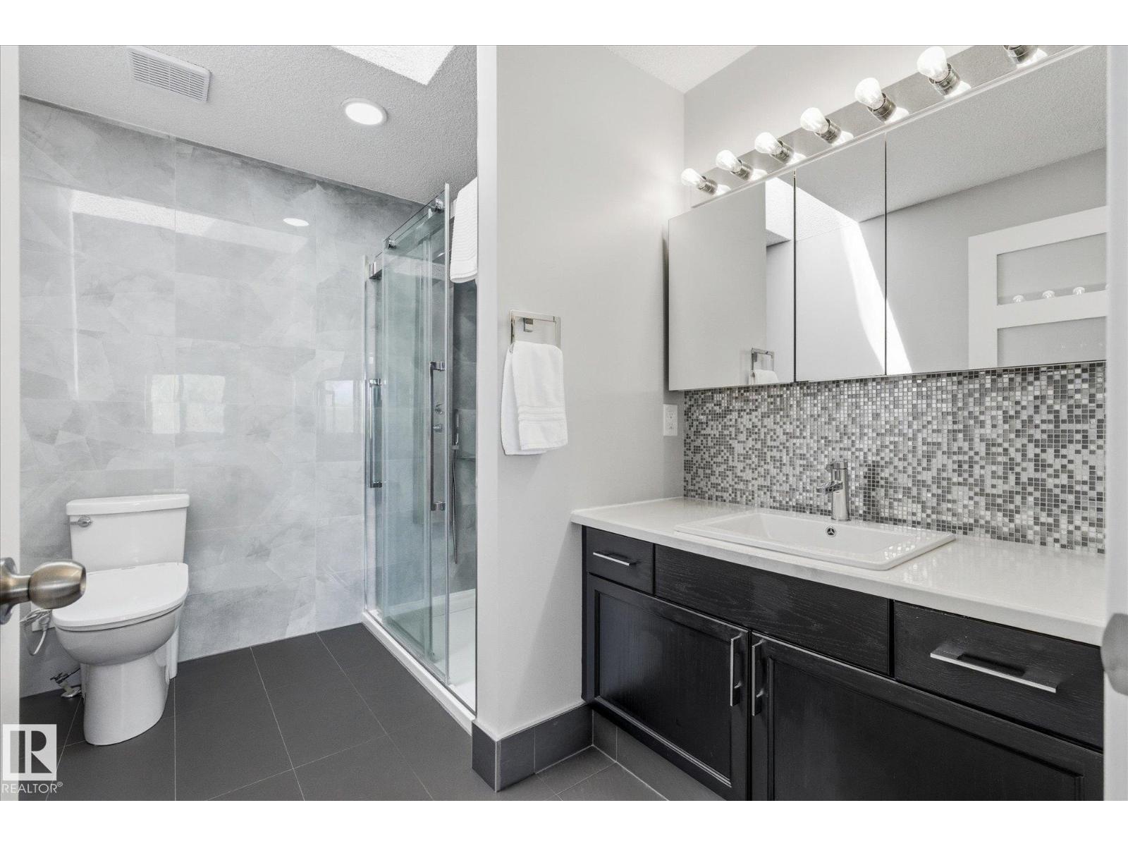 3948 42 ST NW - 32