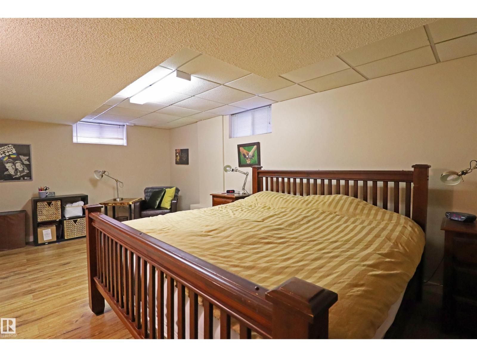 6 MARLBORO PL - 49