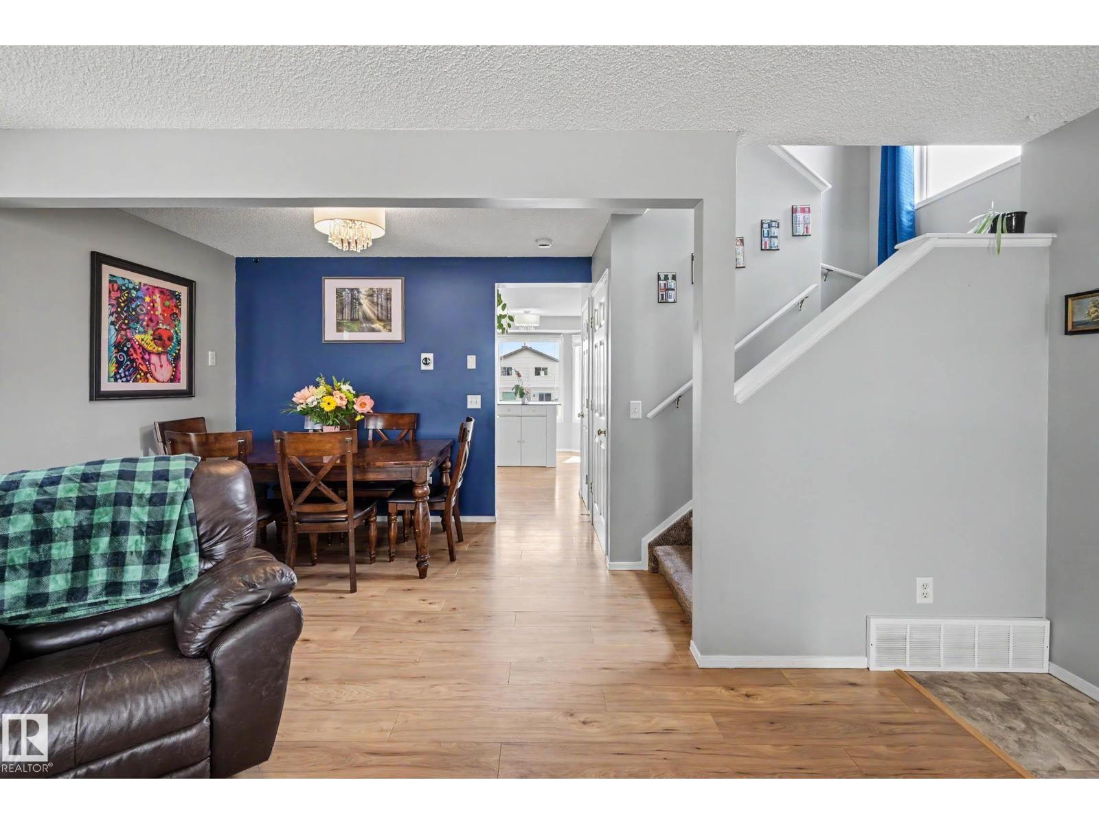2123 36 AV NW - 10