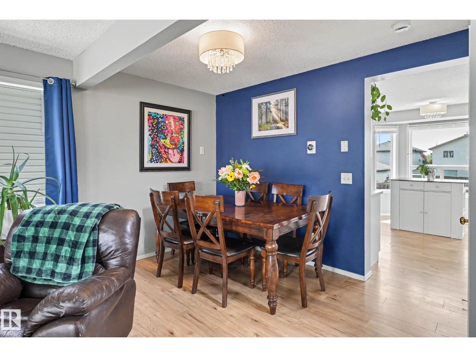 2123 36 AV NW - 11